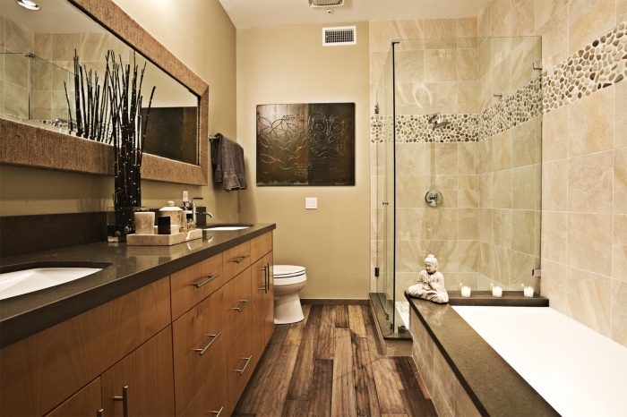 recouvrir carrelage sol, déco salle de bain en beige et bois, ambiance zen et meubles de bois dans salle de bain