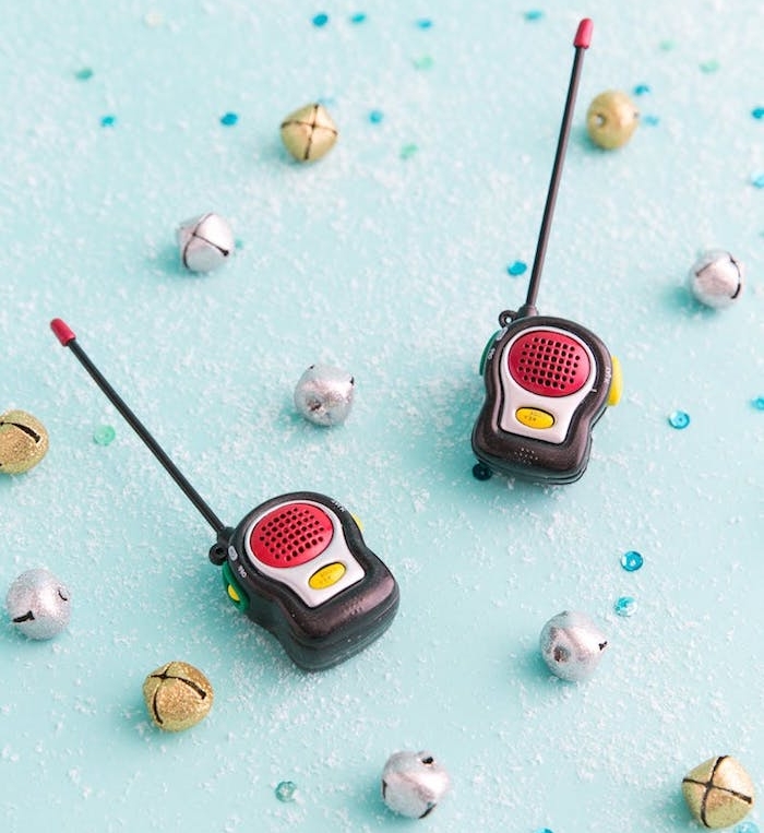 talkie walkie miniature, idée de jouet geek, cadeau de noel ado garcon simple de urban outfitters