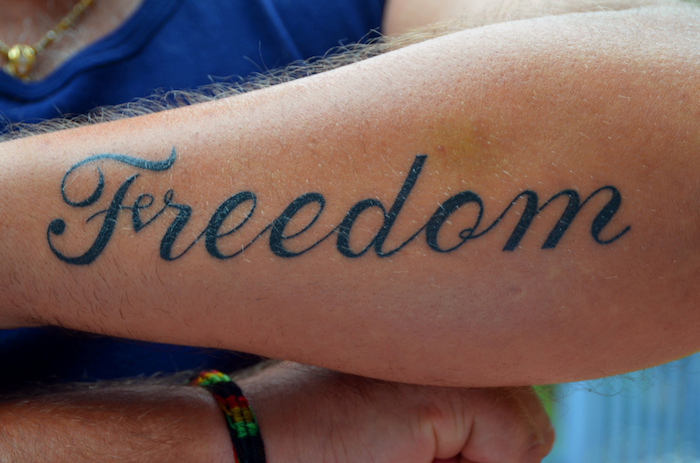 tatouage de la liberté avant bras freedom tattoo