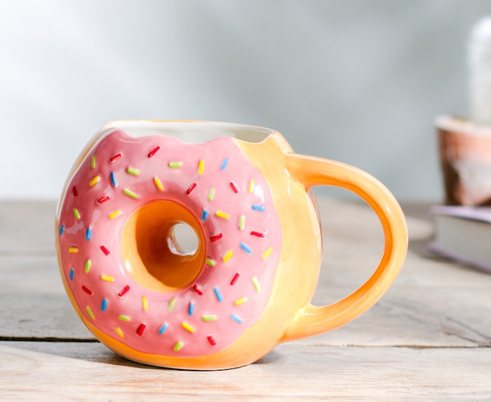 mug personnalisé donut, idee cadeau noel pour ado ,look apetissant, accessoire originale vaisselle