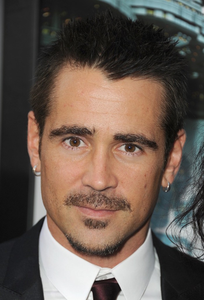 photo colin farrell coupe de barbe avec crane rasé collier