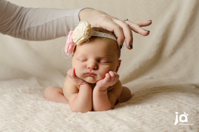 photographie pour faire part de naissance mignonne, photos artistiques bébés