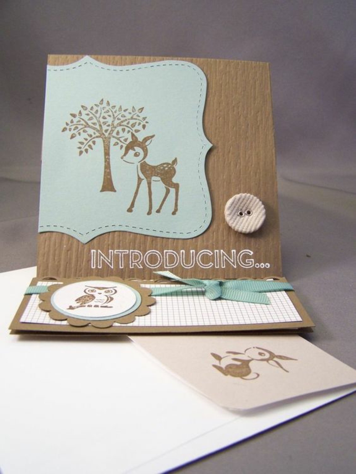 faire part naissance avec une biche et un arbre dessinés, cartes créatives avec des animaux