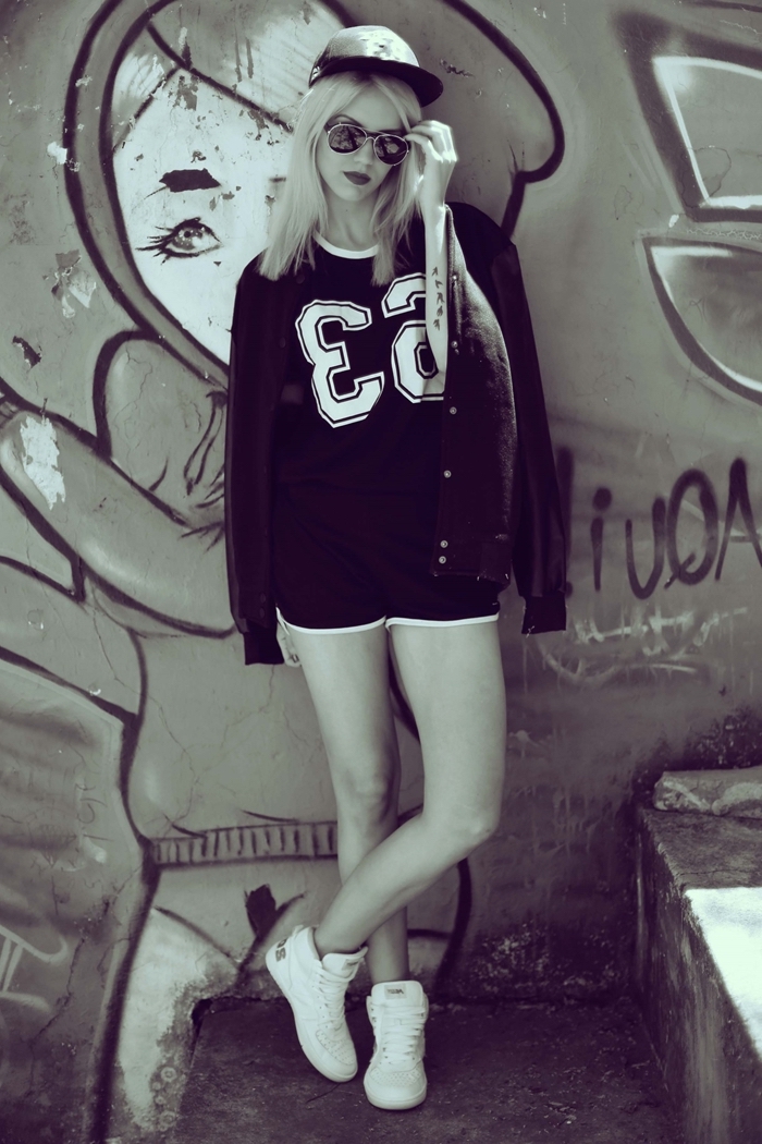 image swag pour fond d'écran d'iphone, photo de fille swag dans la rue devant un mur avec graffiti