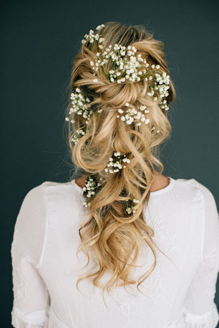 Romantique coiffure de mariée cheveux détachés coiffure de la mariée cool idée