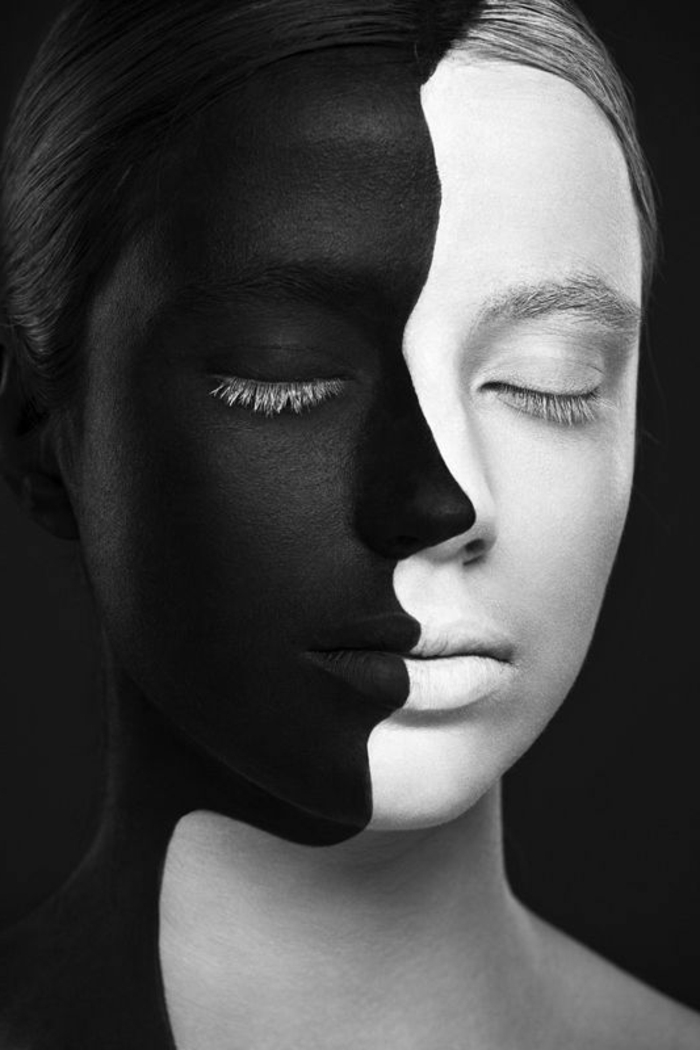 photos noir et blanc, visage de femme avec deux moitiés, blanche et noire, Ying et Yiang, les cils maquillés en blanc, style arty, photographie avec message