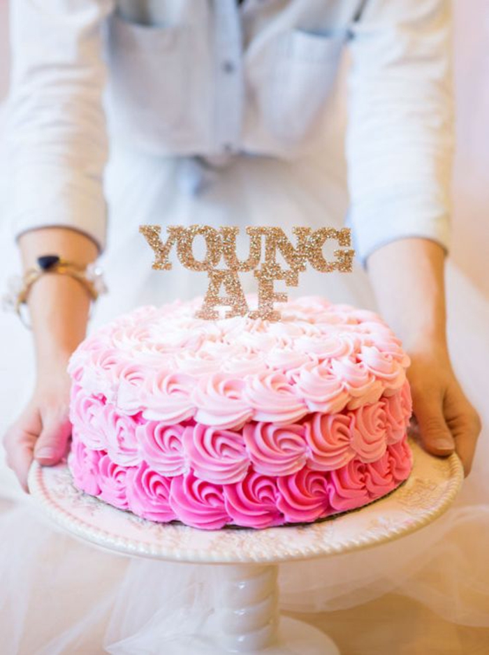 Gateau anniversaire adulte gâteau anniversaire original adulte jeune af