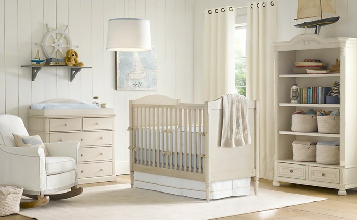 chambre bébé complete pas chere, fauteuil blanc, tapis blanc, lambris blanc