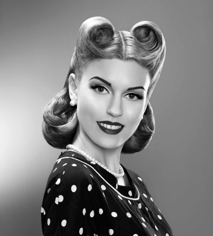 tuto coiffure année 50 pin up coupe rockabilly rouleaux femme banane victory rolls