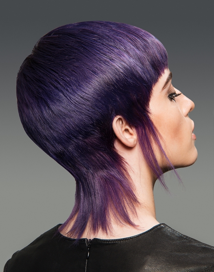 idée coiffure cheveux courts pour femme, coloration tendance 2018 de nuance violet prune