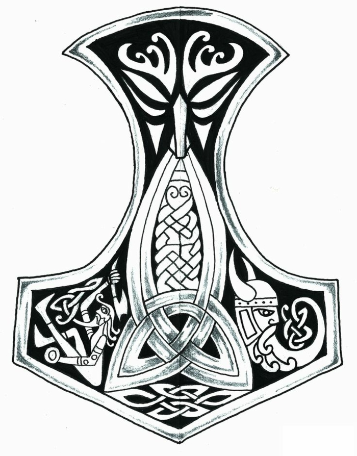 Boussole viking idée tatouage homme ou petit tattoo femme cool dessin 