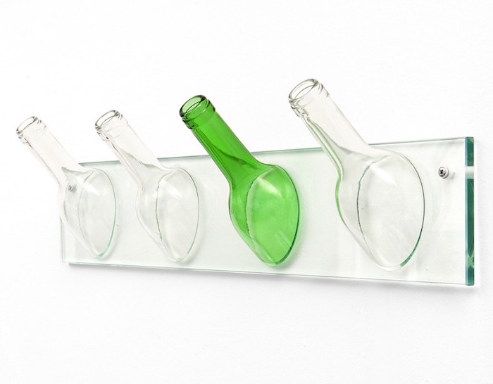 patere original design en verre avec bouteilles