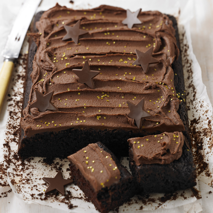 gâteau au chocolat facile en forme rectangulaire, comment préparer une ganache au chocolat