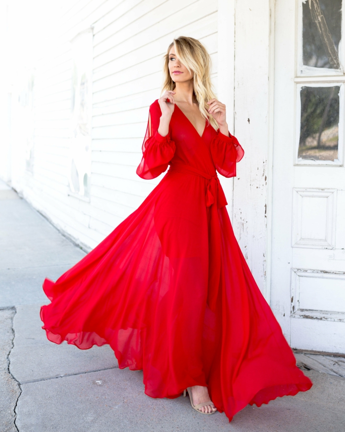 Quelle robe pour quelle occasion robe longue rouge avec manches longues