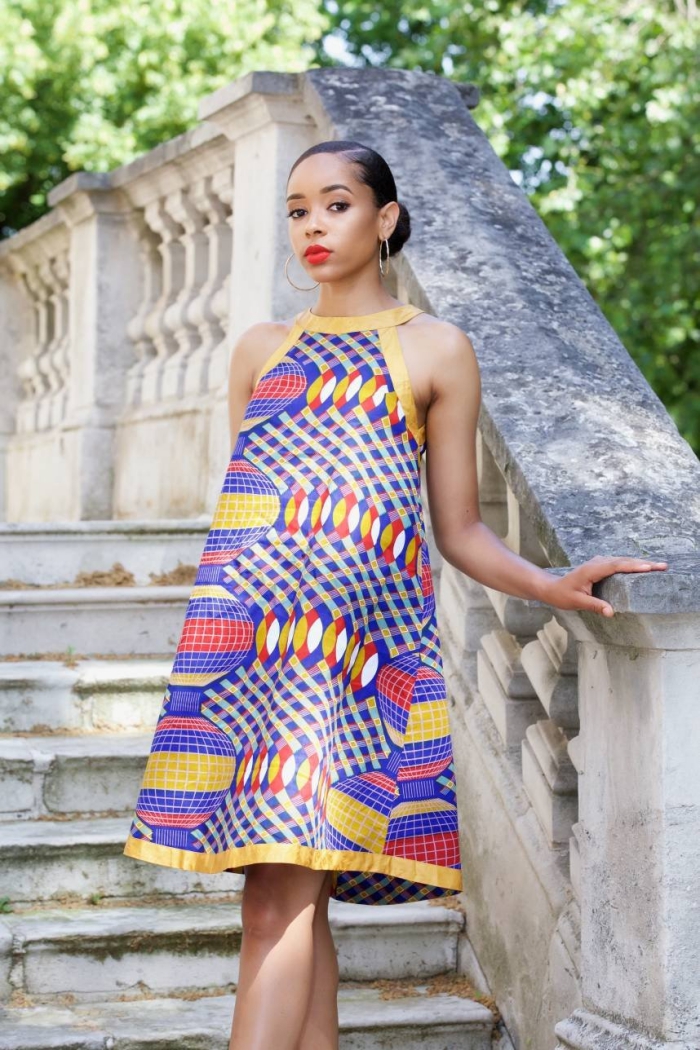 pagne wax africain pour vêtement femme, modèle de robe fluide mi-longue de tissu ethnique aux motifs géométriques