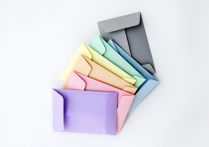 comment faire une enveloppe en papier, petites enveloppes DIY faits de papier en couleurs variées