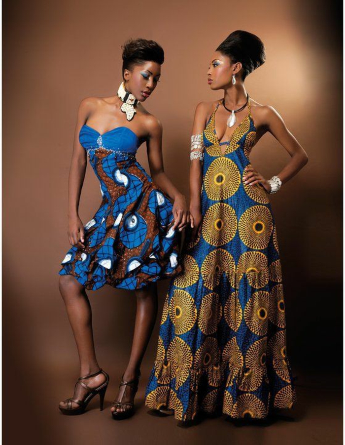 mode africaine, robe africaine, longue et mini, deux modèles, tenue africaine femme, épaules dénudées, tailles fines mises en valeur, sandales avec talons aiguilles
