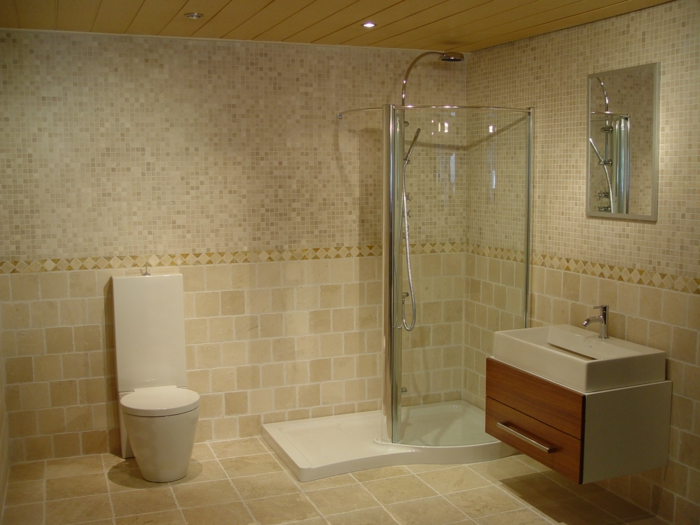 salle de bain travertin, vasque rectangulaire, petit meuble vasque, cabine de douche tout verre