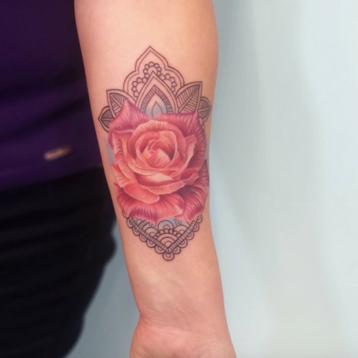Rose colore tatouage les plus beaux tatouages discrets symbole