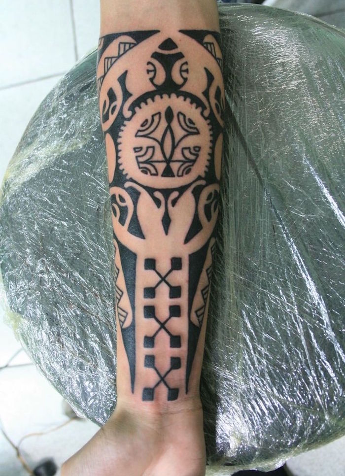 tatouage symbole tortue maorie signe polynesien