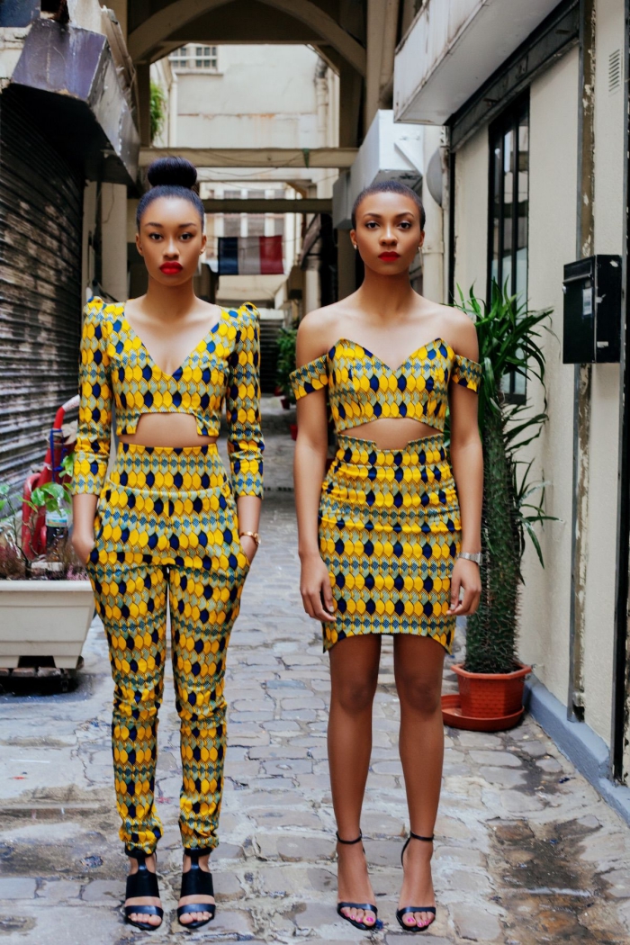exemple de maquillage avec rouge à lèvres rouge mate, modèle de tissu africain en jaune et vert, idée vêtement africain pour femme moderne