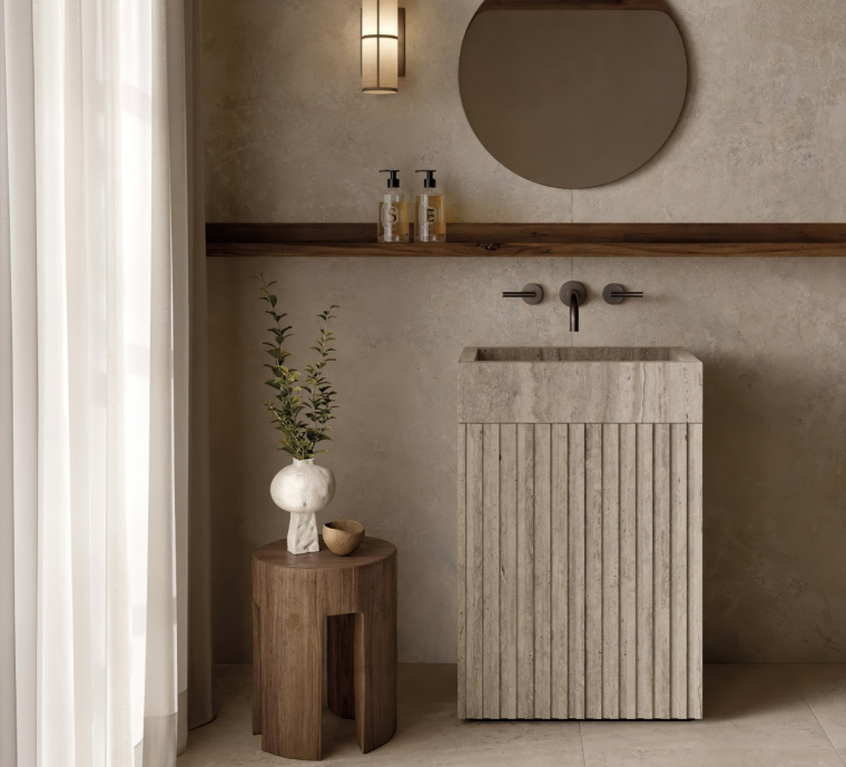 travertin carrelage deco salle de bain moderne miroir rond etagere bois fonce