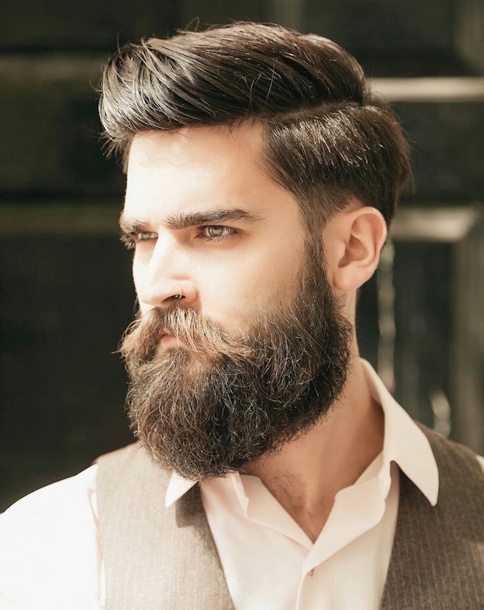 modele coupe hipster et barbe taillée bushy broussaille epaisse touffue