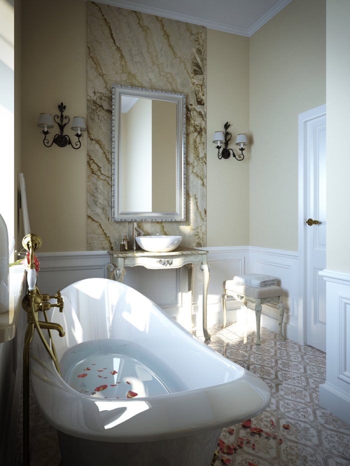 comment aménager une petite salle de bain avec baignoire compacte à robinet cuivré, déco en blanc et beige