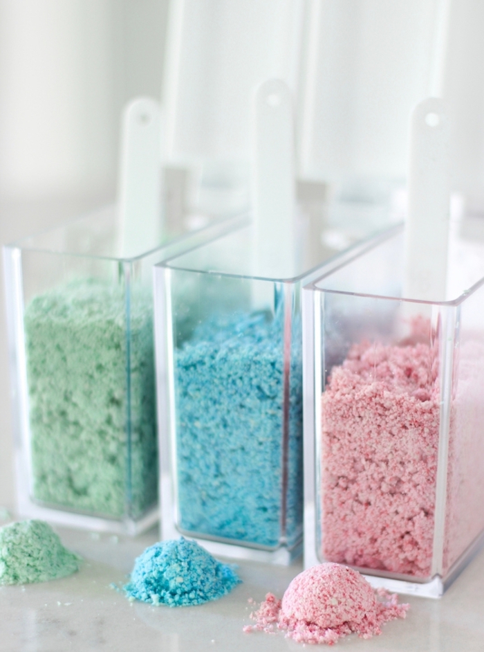 recette facile de sable a modeler coloré à base de poudre pour bébé et d huile pour bébé