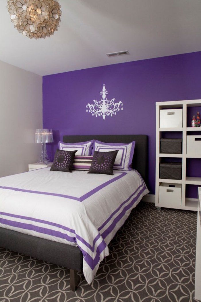 idée de couleur pour chambre, peindre une chambre en violet, associer blanc et mauve pour chambre