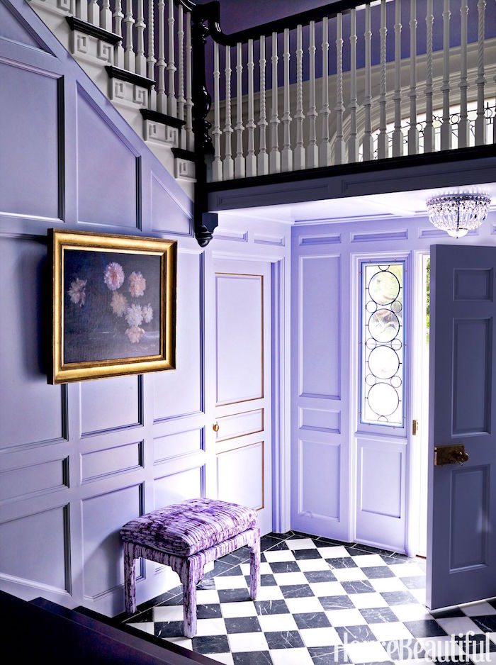 intérieur violet couleur, peindre couloir de maison en mauve, entrée maison couleur lavande