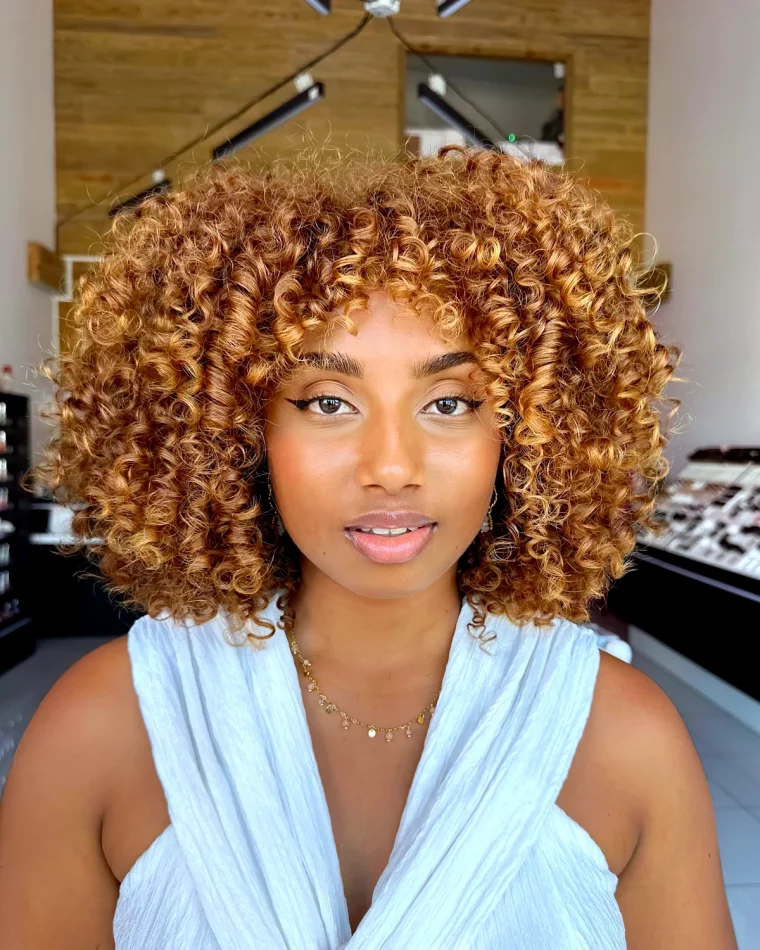 naturel coupe courte femme afro