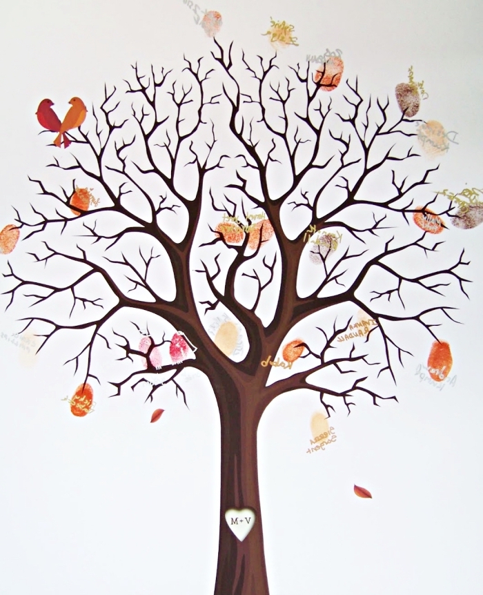 couverture pour l'album photo scrapbooking à thème mariage avec dessin arbre vierge avec oiseaux amoureux et empreintes