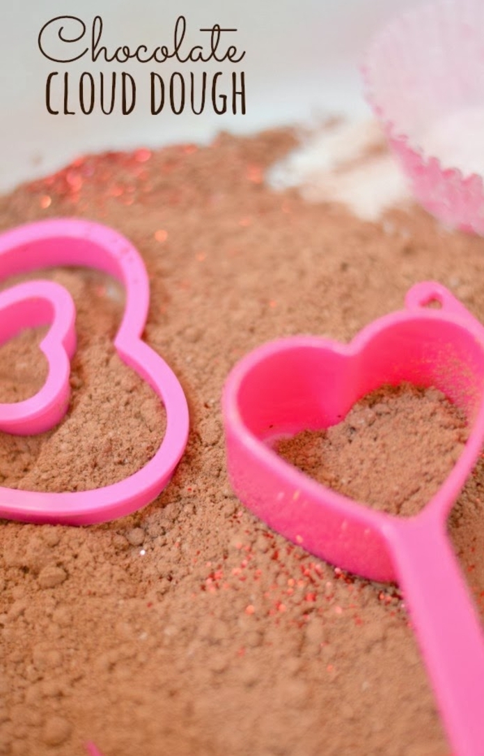 recette de sable cinétique en version chocolatée pour une activité sensorielle enfant sans pareil