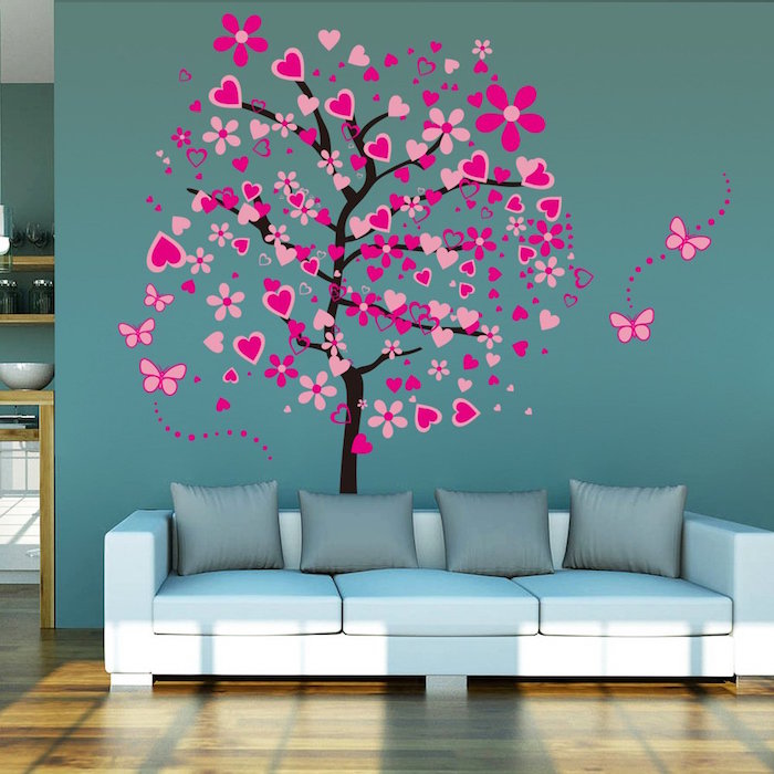 modele de tapisserie moderne vert, sticker arbre à coeurs rose pour mur, peinture murale de salon