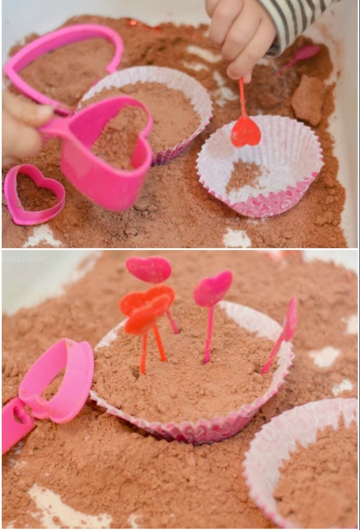 faire des muffins de sable cinétique fait maison parfumé de chocolat, idée pour une activité sensorielle ludique et créative