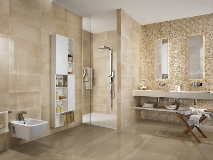 revetement mural salle de bain en carrelage beige et plafond blanc avec cabine de douche en verre, modèle armoire salle de bain en bois peint blanc