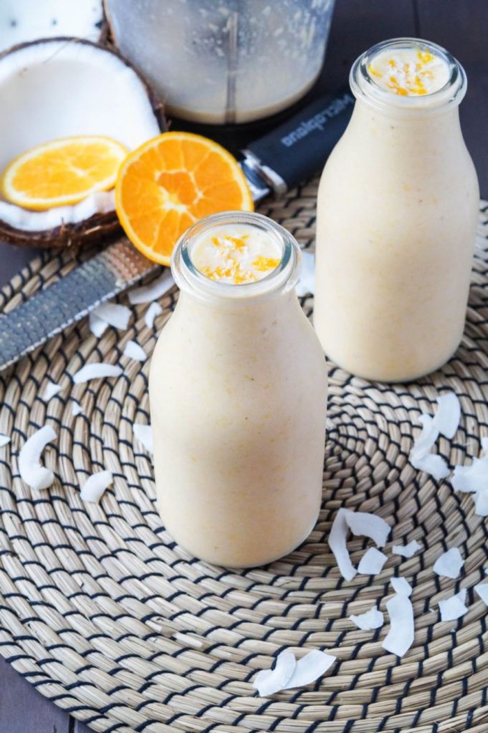 comment faire des smoothies aux fruits tropicaux, recette de smoothie délicieux à la noix de coco, orange et ananas
