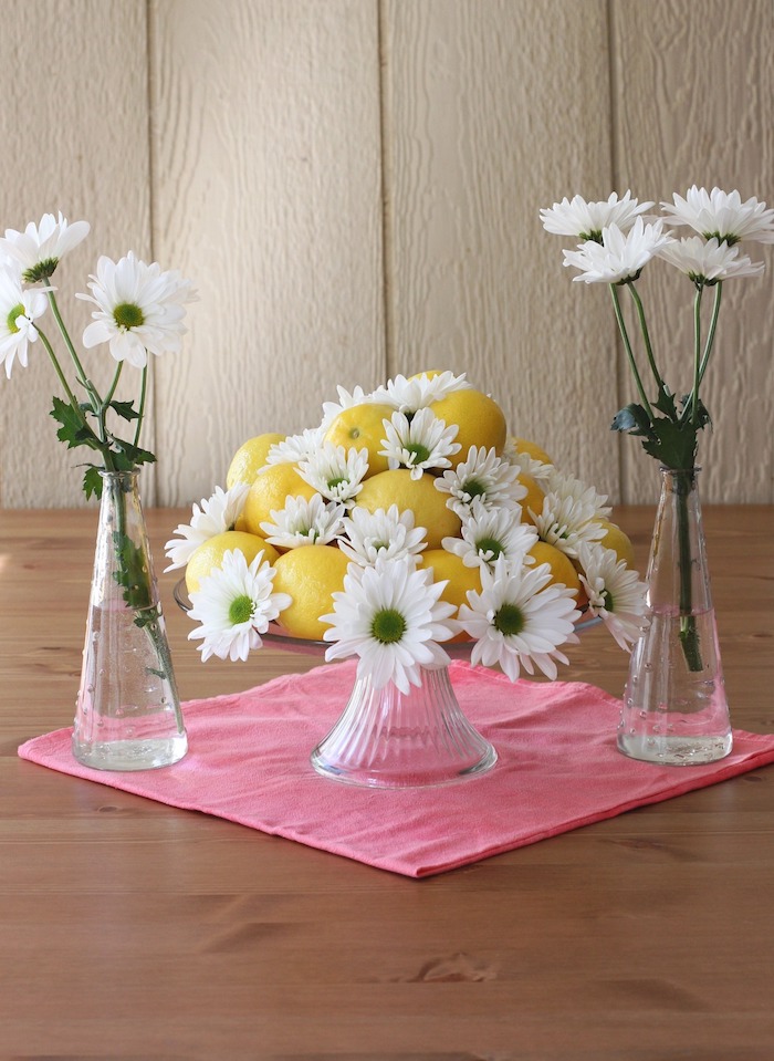 Activité paques déco de Pâques décoration à faire soi meme vase de limons et chrisanthèmes 