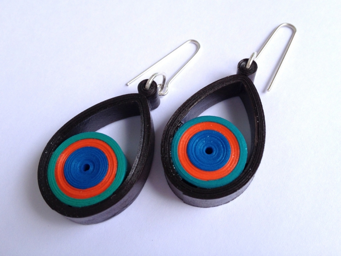 boucles d'oreilles en plusieurs couleurs, pendentifs bariolés élipses