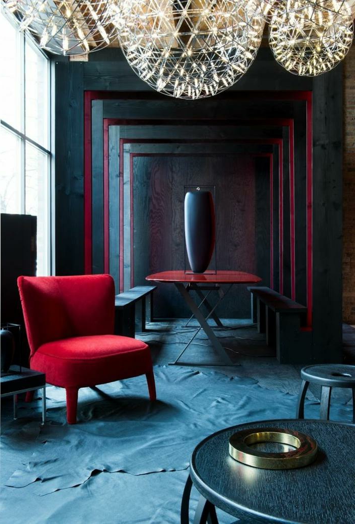 fauteuil rouge, plafonniers modernes, table pliante rouge, tapis bleus, couleur de peinture originale