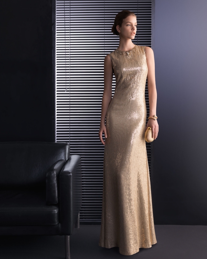 robe de soirée longue pour mariage à design or, vision élégante et raffinée en robe longue combinée avec accessoires en or
