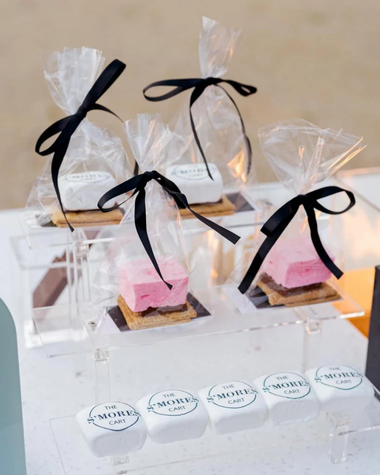 bonbon mariage sachet transparent ruban noir presentation