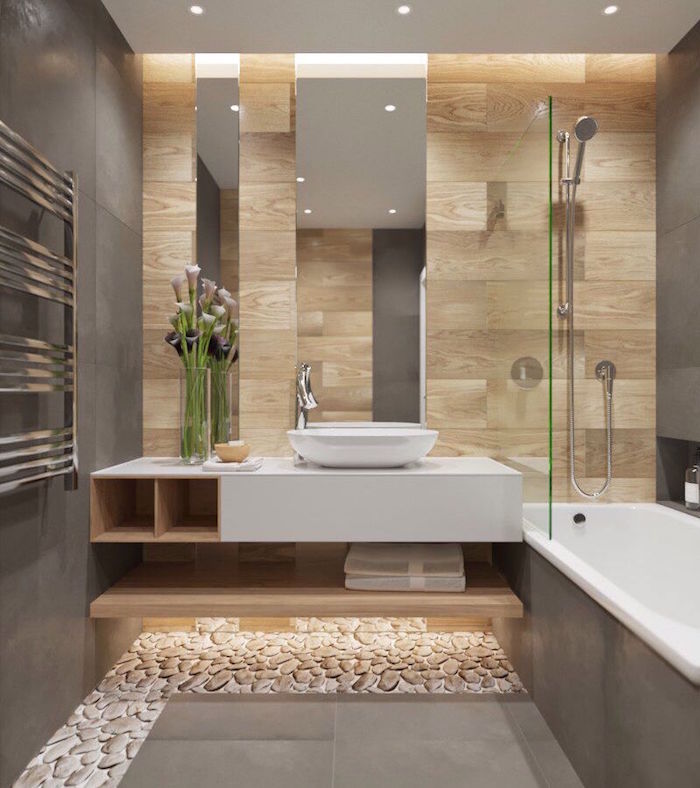 salle de bain moderne grise avec carrelage mural, carrelage mur salle de bain imitation bois beige