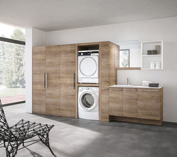 modèle d'etagere buanderie de bois blanc, meubles de bois foncé avec poignées métalliques et rangement machine à laver