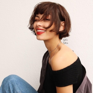 Carré court femme : 100 modèles pour passer à la coupe de cheveux courte