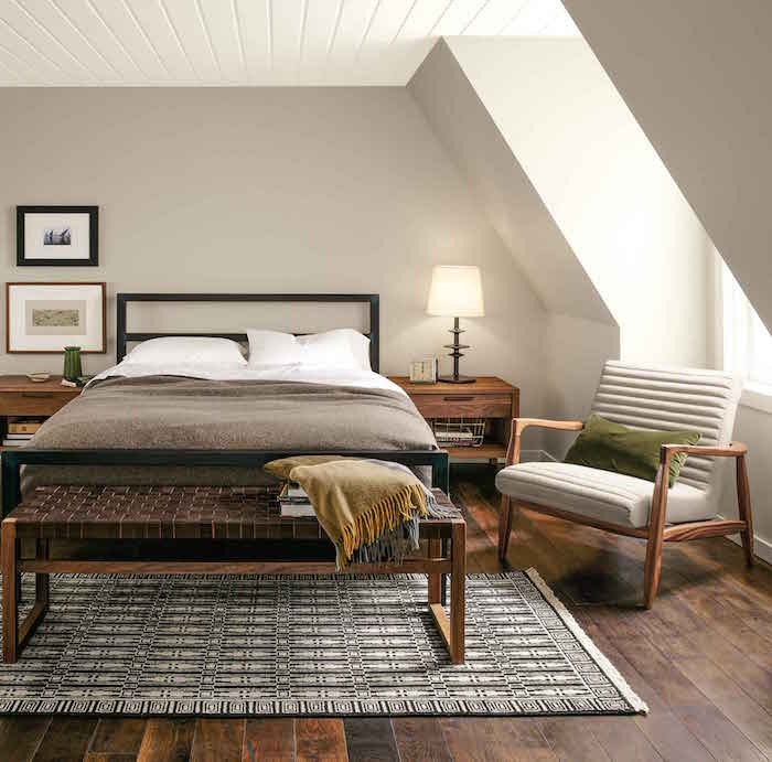 améngaer une suite parentale 12m2 mansardée sous les toits, Chambre cosy et romantique avec plancher en bois