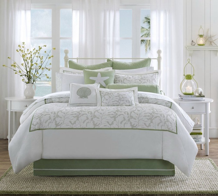 idée de décoration chambre à coucher pour adultes, deco chambre lumineuse blanche, duo de couleurs pour chambres blanc et vert