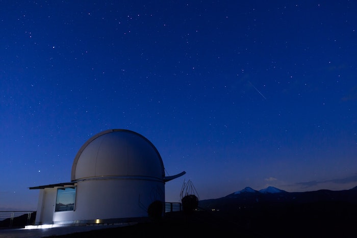 Observatoire à la montagne découverte des étoiles les noms des étoiles
