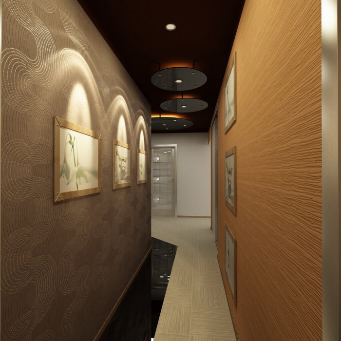 idée déco couloir, aménagement couloir long et étroit en nuances foncées, déco des murs taupe et bois avec cadres photos beige